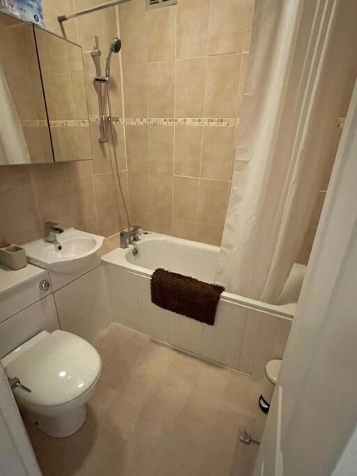 One Bedroom Flat In The Heart Of Islington Londra Esterno foto