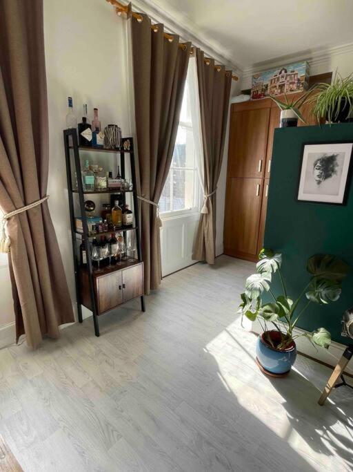 One Bedroom Flat In The Heart Of Islington Londra Esterno foto