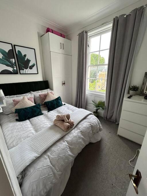One Bedroom Flat In The Heart Of Islington Londra Esterno foto